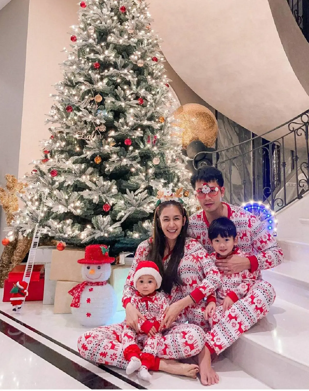 เปิดภาพครอบครัวคนบันเทิง กับโมเมนต์สุดแฮปปี้ในวันคริสต์มาส