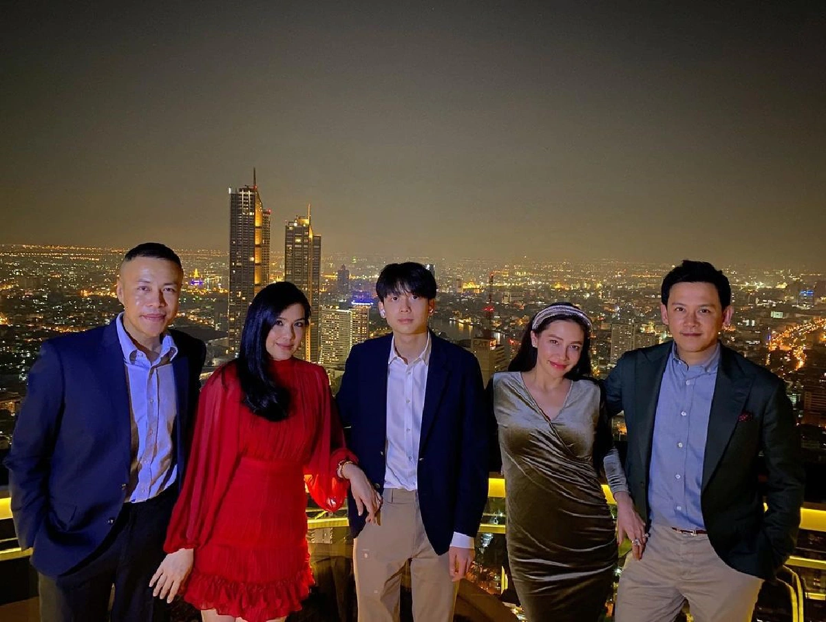 "โบ-ฟลุค" จอย 2 ครอบครัวพร้อมหน้า ฉลองวันแห่งความสุดอย่างอบอุ่นหัวใจ