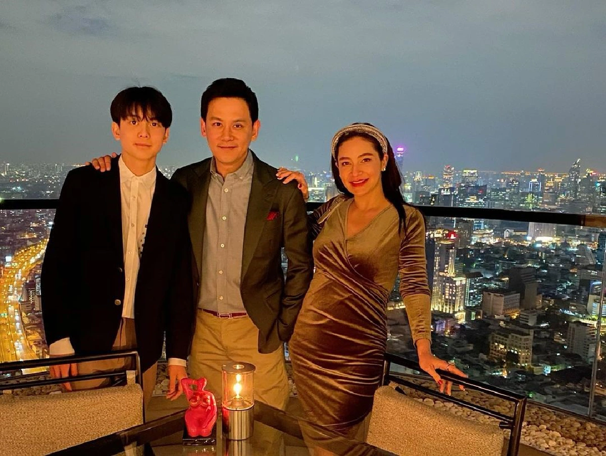 "โบ-ฟลุค" จอย 2 ครอบครัวพร้อมหน้า ฉลองวันแห่งความสุดอย่างอบอุ่นหัวใจ