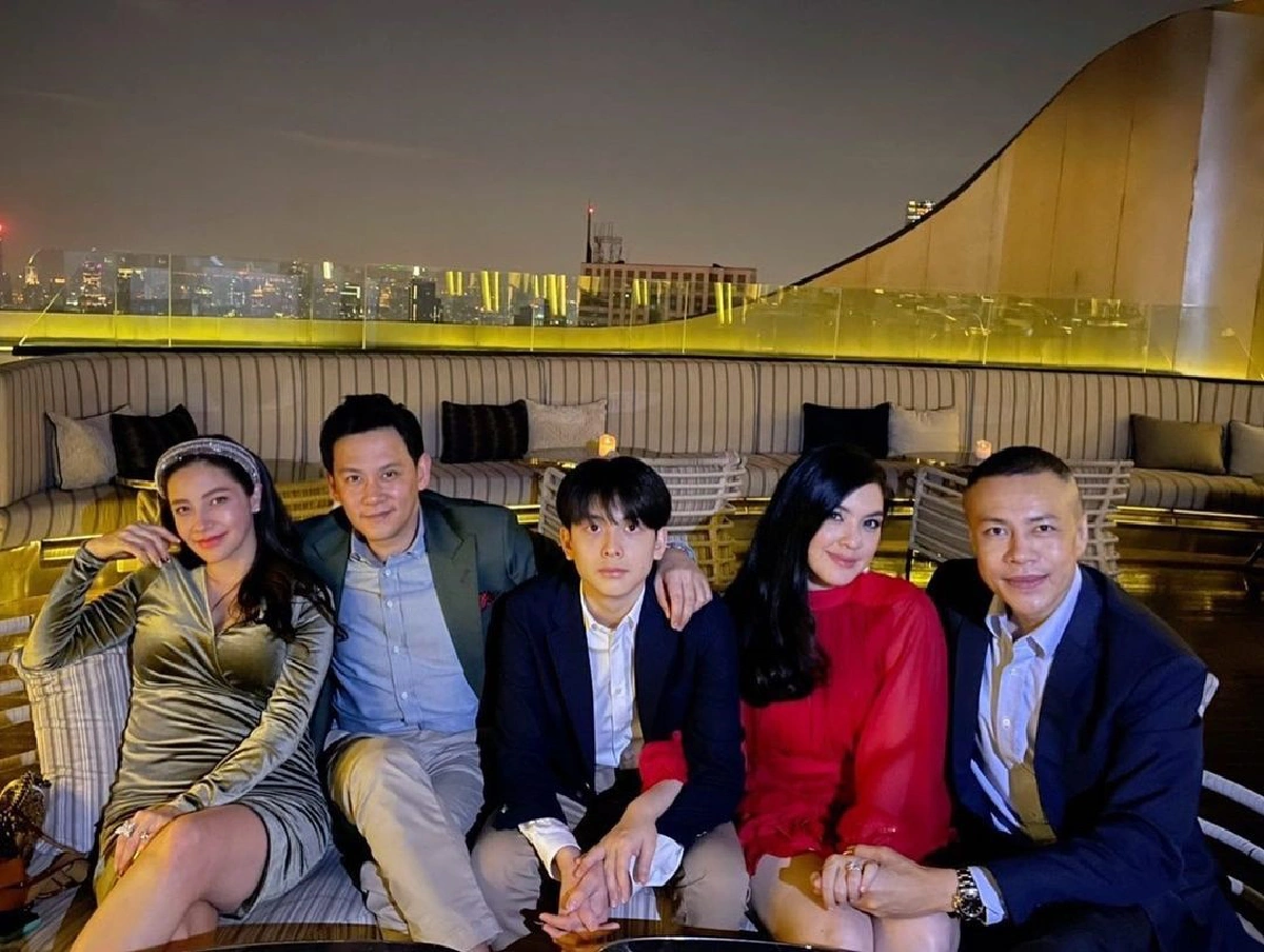 "โบ-ฟลุค" จอย 2 ครอบครัวพร้อมหน้า ฉลองวันแห่งความสุดอย่างอบอุ่นหัวใจ