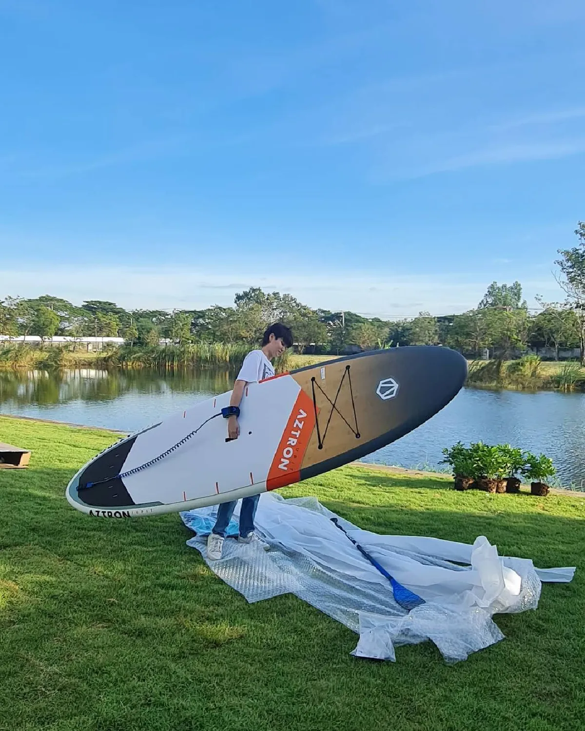 ส่องเรือนหอ หมอเจี๊ยบ สวยน่าอยู่ติดทะเลสาบไว้เล่นเซิร์ฟบอร์ดชิลๆ