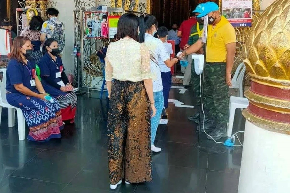 พิษณุโลกปลอดโควิดแต่คุมพื้นที่เข้มเข้าวัดใหญ่ห้ามถอดแมสก์
