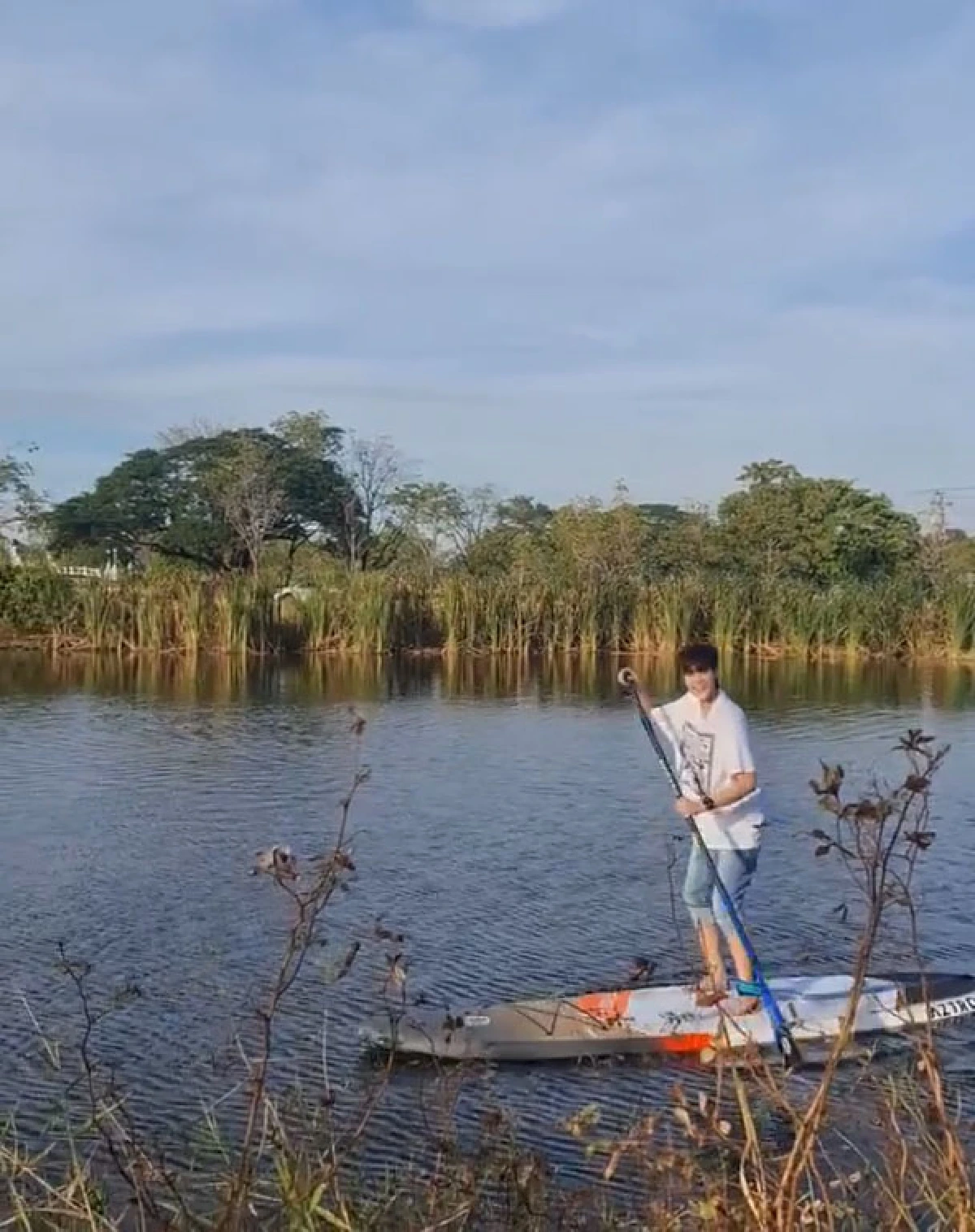 ส่องเรือนหอ หมอเจี๊ยบ สวยน่าอยู่ติดทะเลสาบไว้เล่นเซิร์ฟบอร์ดชิลๆ