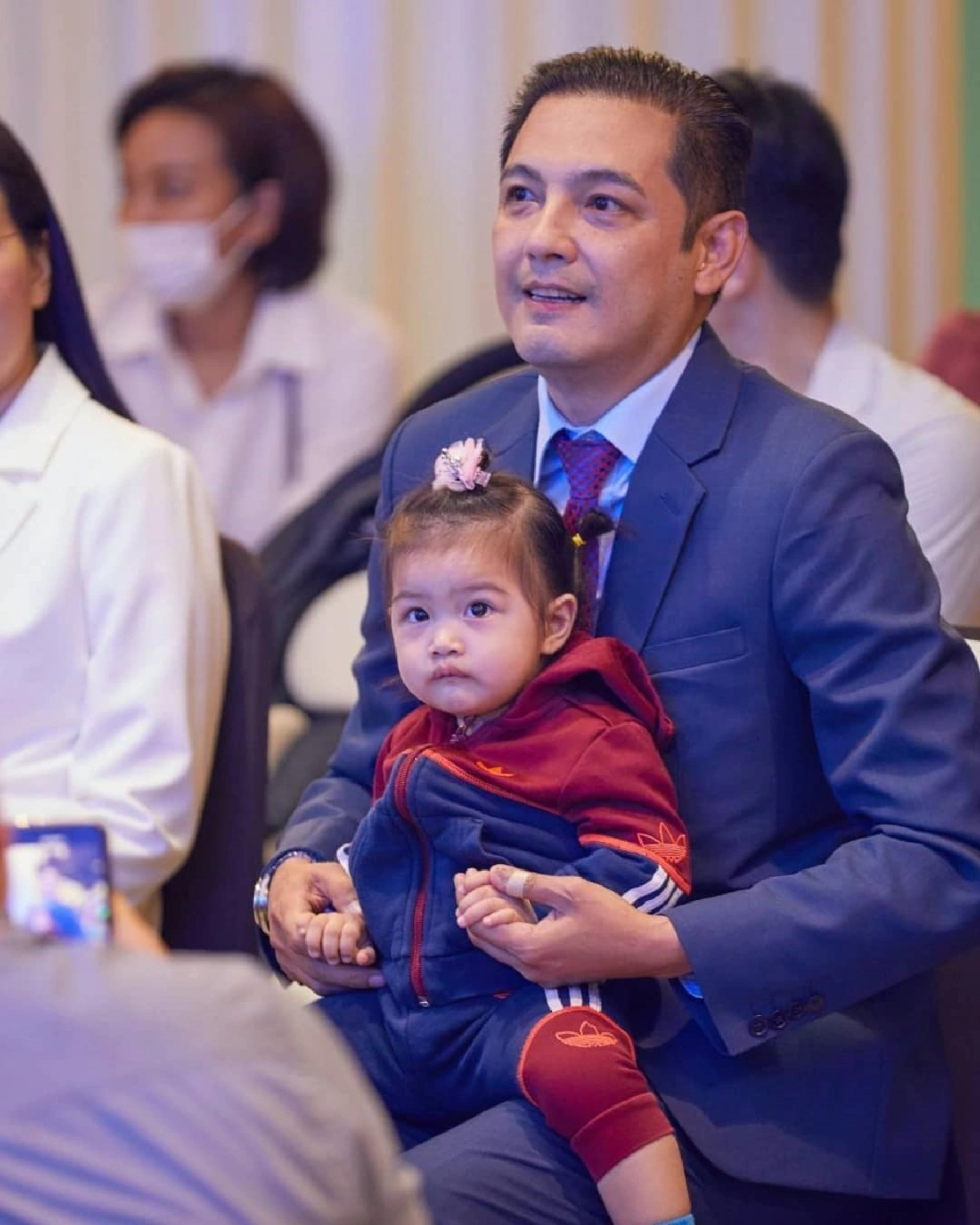 หล่อทุกมุม! ศรราม ขุดภาพวัยหนุ่มถ่ายแบบนิตยสารมีความโอปป้ามาก