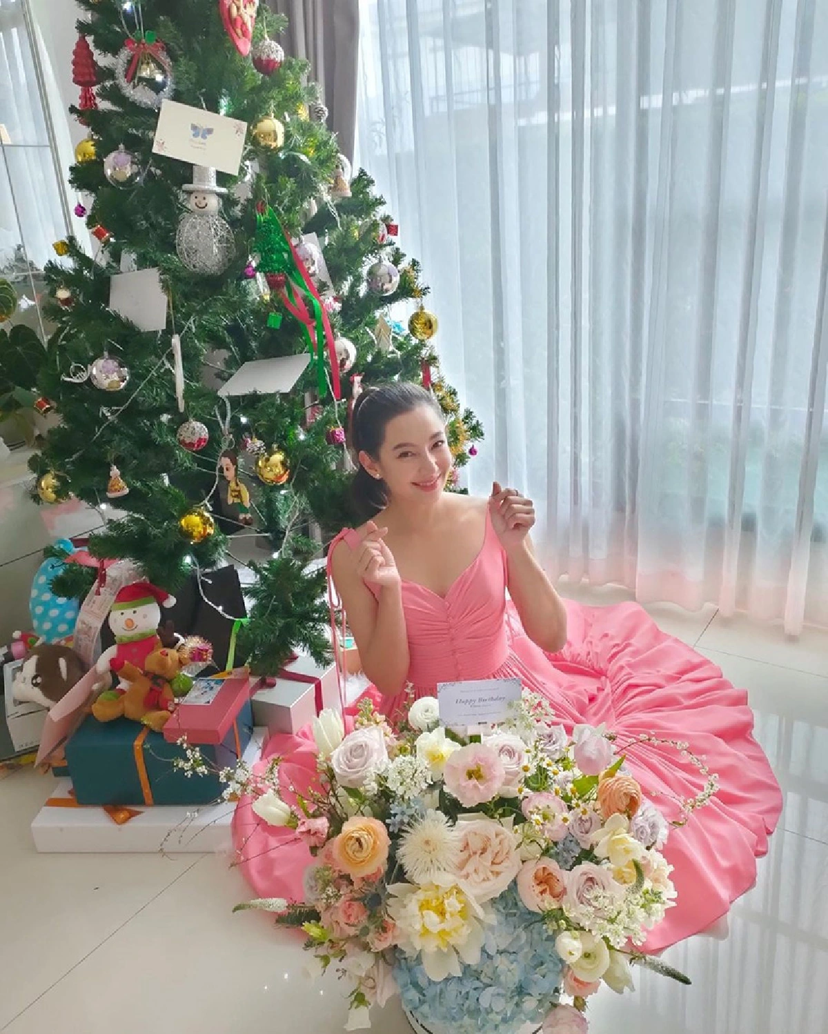 เวียร์ โพสต์หวานส่งท้ายปีถึง เบลล่า ขออยู่ใกล้ๆในทุกความรู้สึก