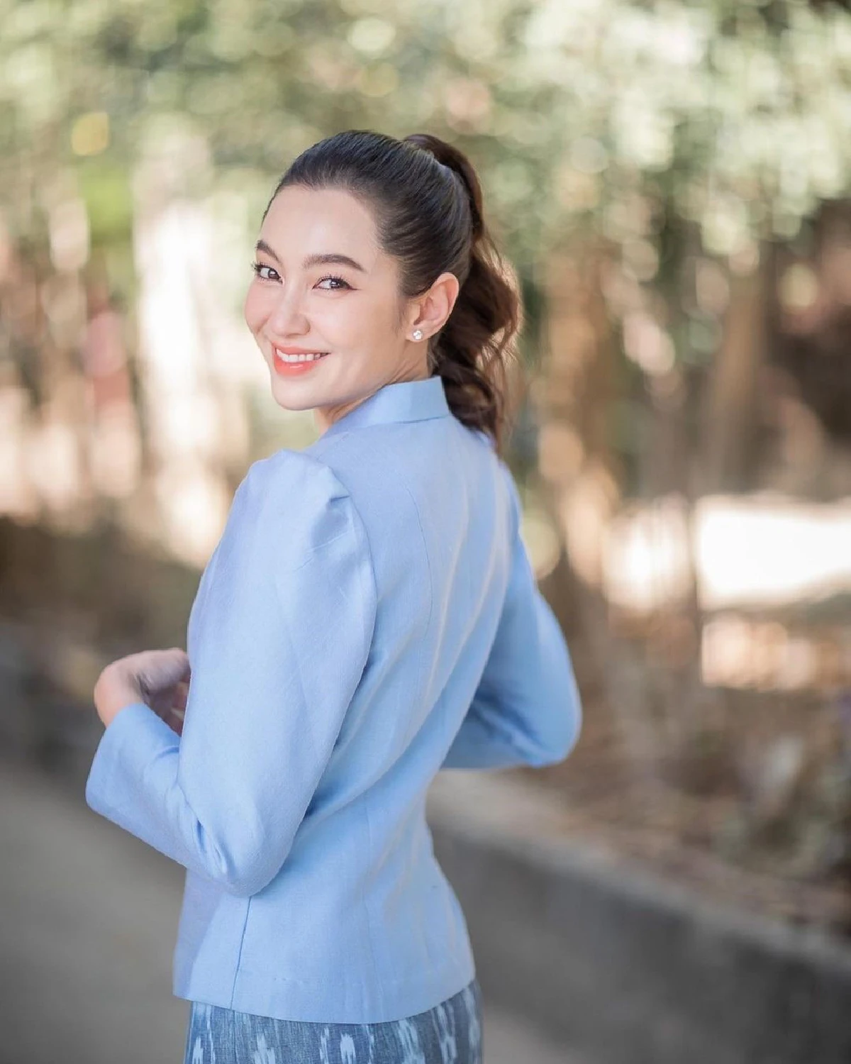 เวียร์ โพสต์หวานส่งท้ายปีถึง เบลล่า ขออยู่ใกล้ๆในทุกความรู้สึก