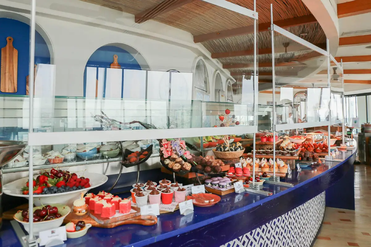 บุฟเฟ่ต์แชมเปญบรั้นช์ชั้นดีสไตล์สเปน อิ่มเอมแบบพรีเมี่ยม ณ ห้องอาหารอูโนมาส