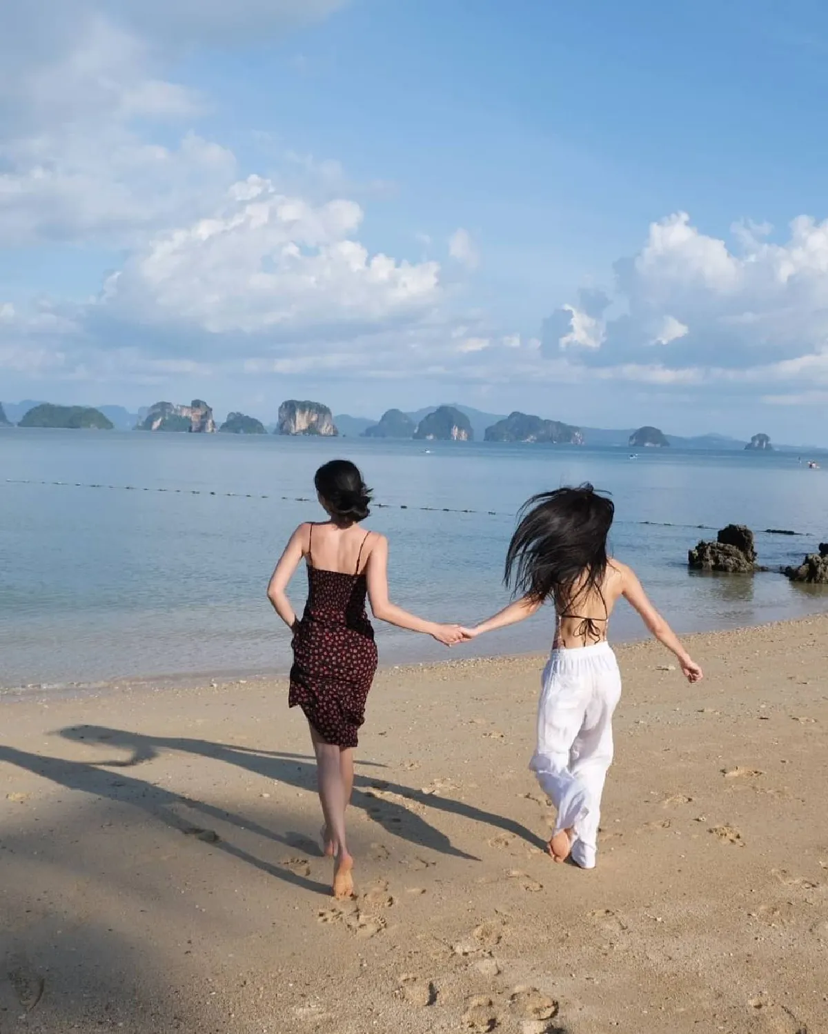 ใหม่ ดาวิกา จัดเต็มความเซ็กซี่แหวกเว้า ส่งท้ายปีเที่ยวเกาะยาวน้อย