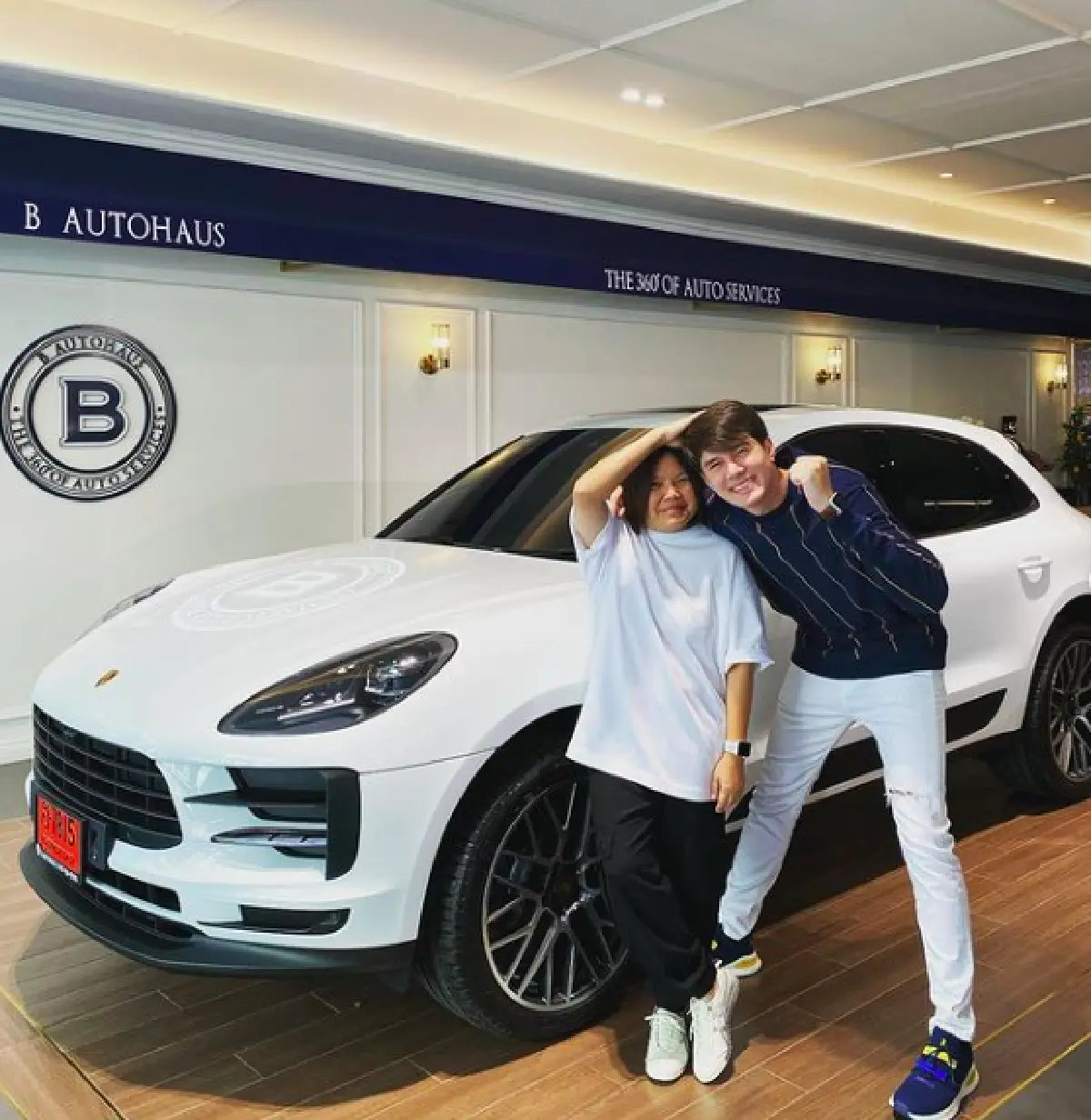 “มิกค์ ทองระย้า” ให้รางวัลตัวเองต้อนรับปีใหม่ ออกรถป้ายแดงยี่ฮ้อหรู