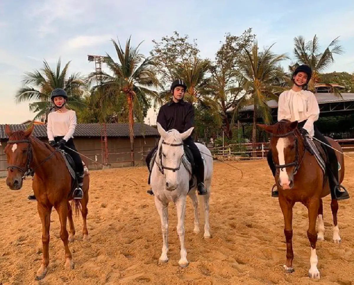 "ใบเฟิร์น พิมพ์ชนก" เผยคลิปวินาทีที่ตกม้าจนตัวลอย "ญาญ่า" รีบเข้าไปช่วยดูแล