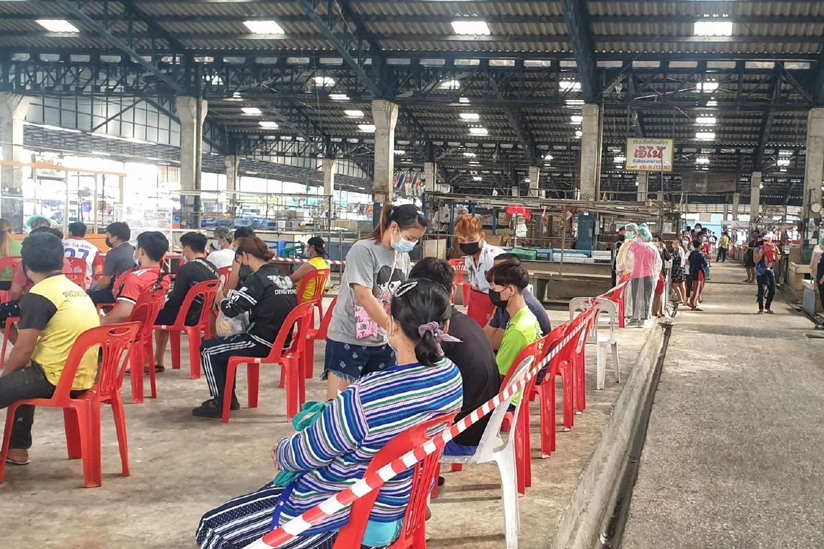 ปทุมธานีเร่งคัดกรองเชิงรุกแรงงานต่างด้าวหาผู้ติดเชื้อโควิด-19