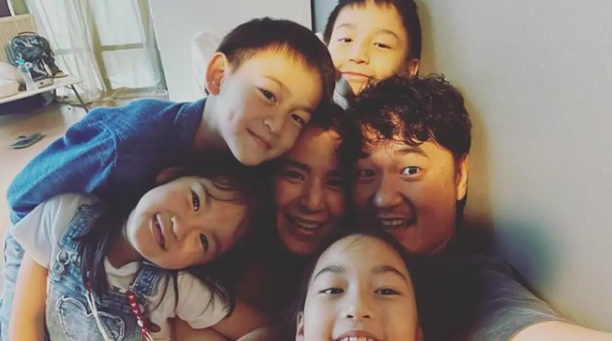 "พลอย ชิดจันทร์" แฮปปี้หนัก! สามีมอบแบรนด์เนมสุดหรูให้เป็นของขวัญวันเกิด