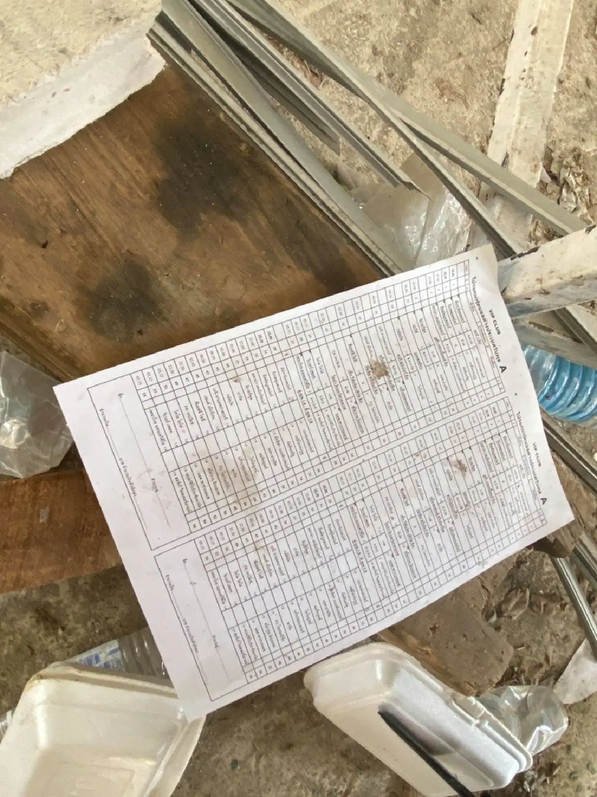 ค้นโกดังย่านฉลองกรุง43ขยายผลเจอโต๊ะคาบาร่าตกกลางถนน