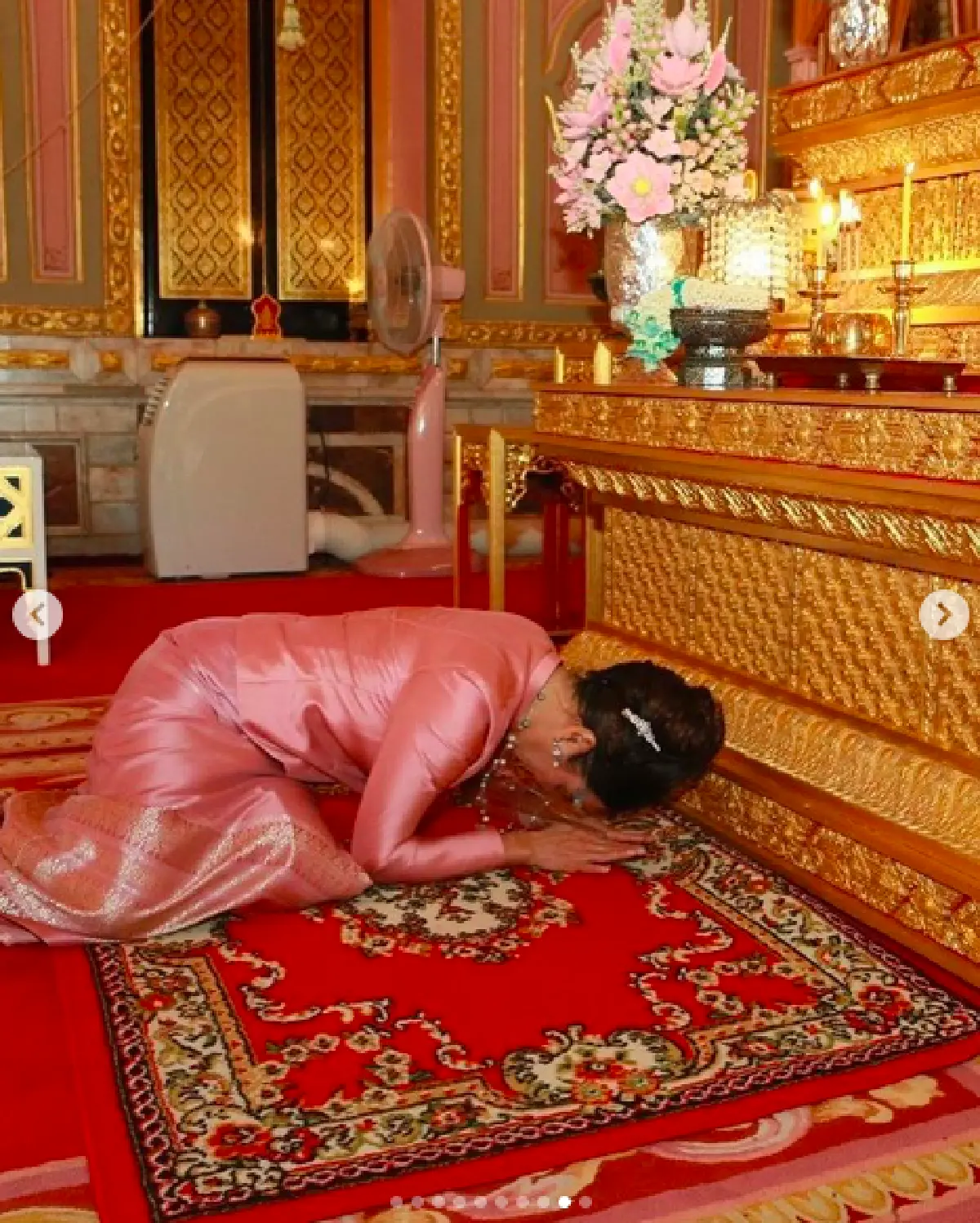 “ใหม่ เจริญปุระ” พร้อมครอบครัวสง่างามในชุดไทย ทำบุญวันเกิดอายุครบ 52