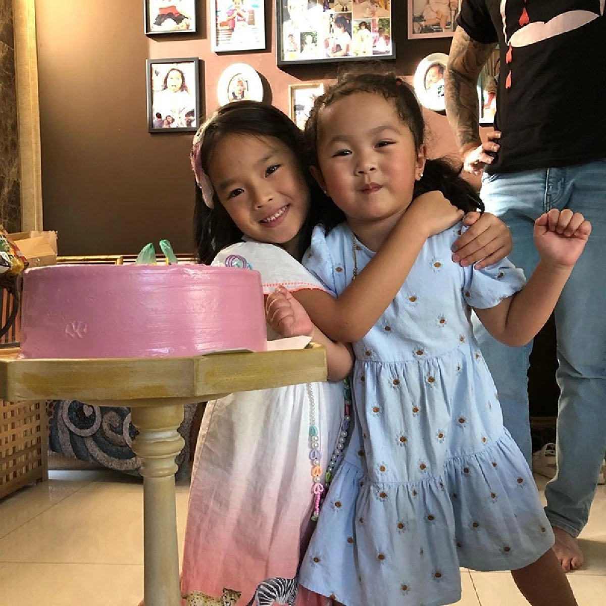 เลิกดราม่า! “ปู่ไพวงษ์” เผยภาพ “สงกรานต์” และครอบครัวร่วมฉลองวันเกิด “น้องปีใหม่” 