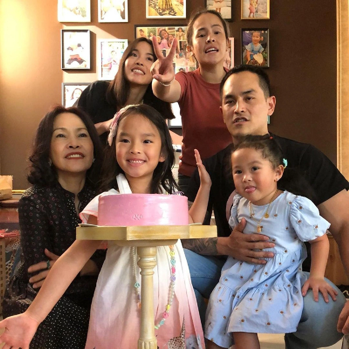 เลิกดราม่า! “ปู่ไพวงษ์” เผยภาพ “สงกรานต์” และครอบครัวร่วมฉลองวันเกิด “น้องปีใหม่” 