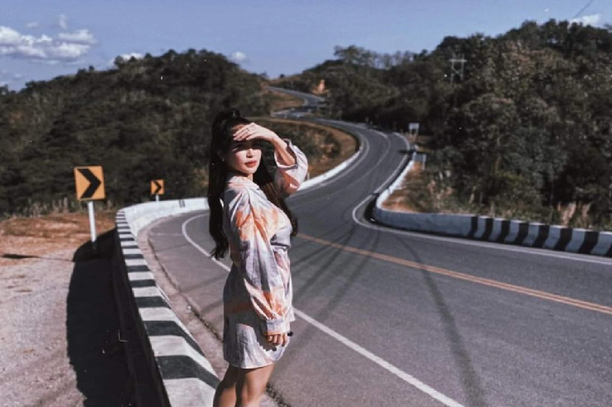 เศร้า!"พิพลอย" เน็ตไอดอลดัง รถชนเสาไฟฟ้าเสียชีวิต