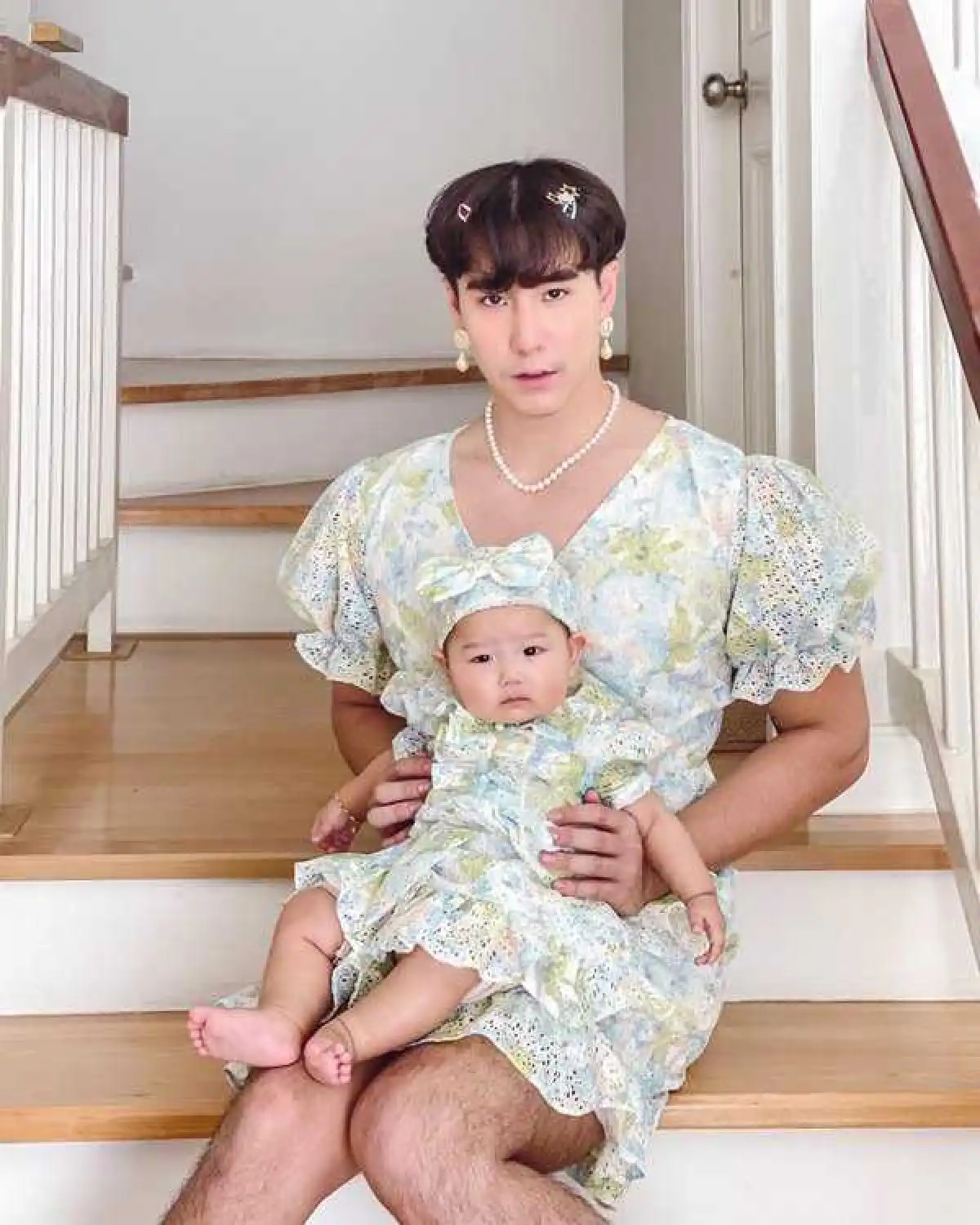 “เขื่อน เคโอติก” จัดเต็มเยี่ยมลูกสาว “จงเบ” ตัดชุดคู่ฝากหลาน น่ารักสุดๆ 