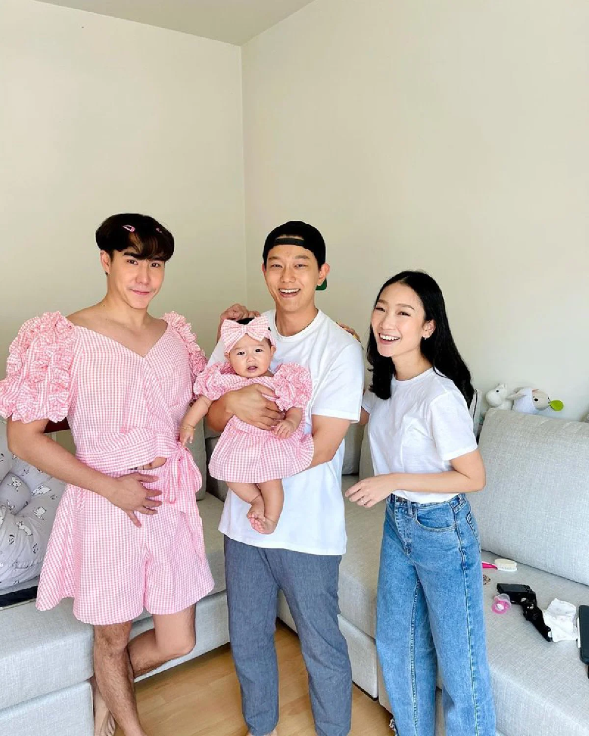 “เขื่อน เคโอติก” จัดเต็มเยี่ยมลูกสาว “จงเบ” ตัดชุดคู่ฝากหลาน น่ารักสุดๆ 