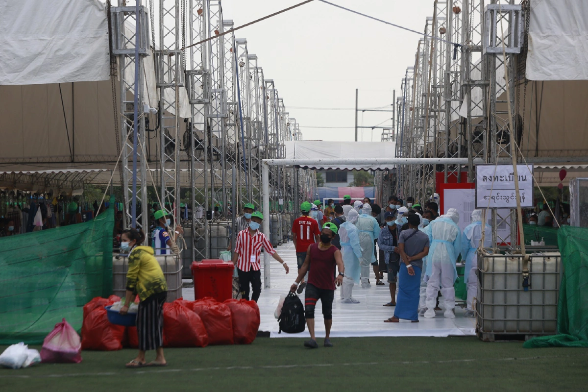 292แรงงานเมียนมาปลอดโควิดเดินทางกลับตลาดกลางกุ้ง