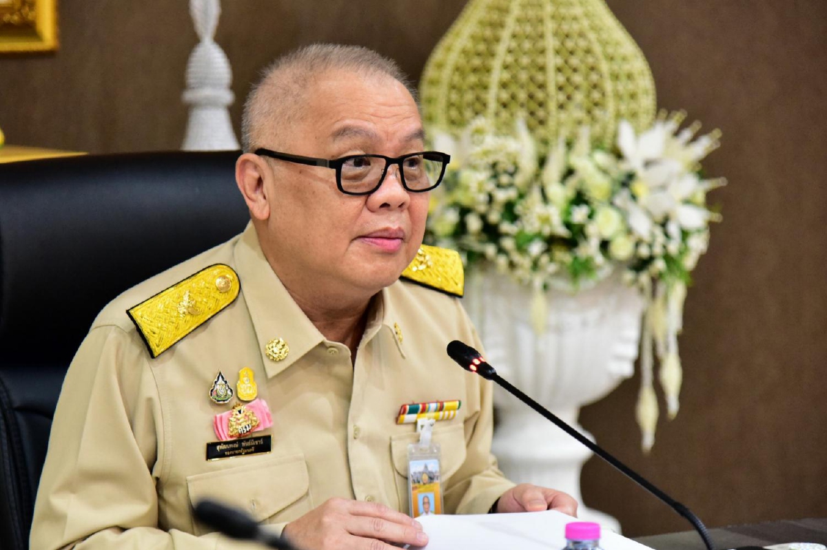 รองนายกฯ บอกรอฟังพรุ่งนี้ ครม.ถกปมแจก 4 พันคนเจอพิษโควิด รองนายกฯ บอกรอฟังพรุ่งนี้ ครม.ถกปมแจก 4 พันคนเจอพิษโควิด