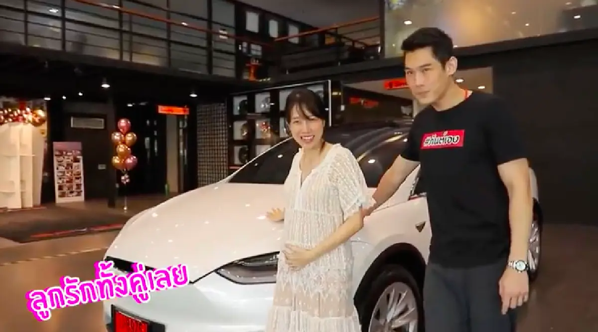 "พลอย” ดีใจขั้นสุด! ”กันต์ กันตถาวร" ทำเซอร์ไพรส์ครั้งใหญ่ถอยรถหรูราคา 6 ล้านให้