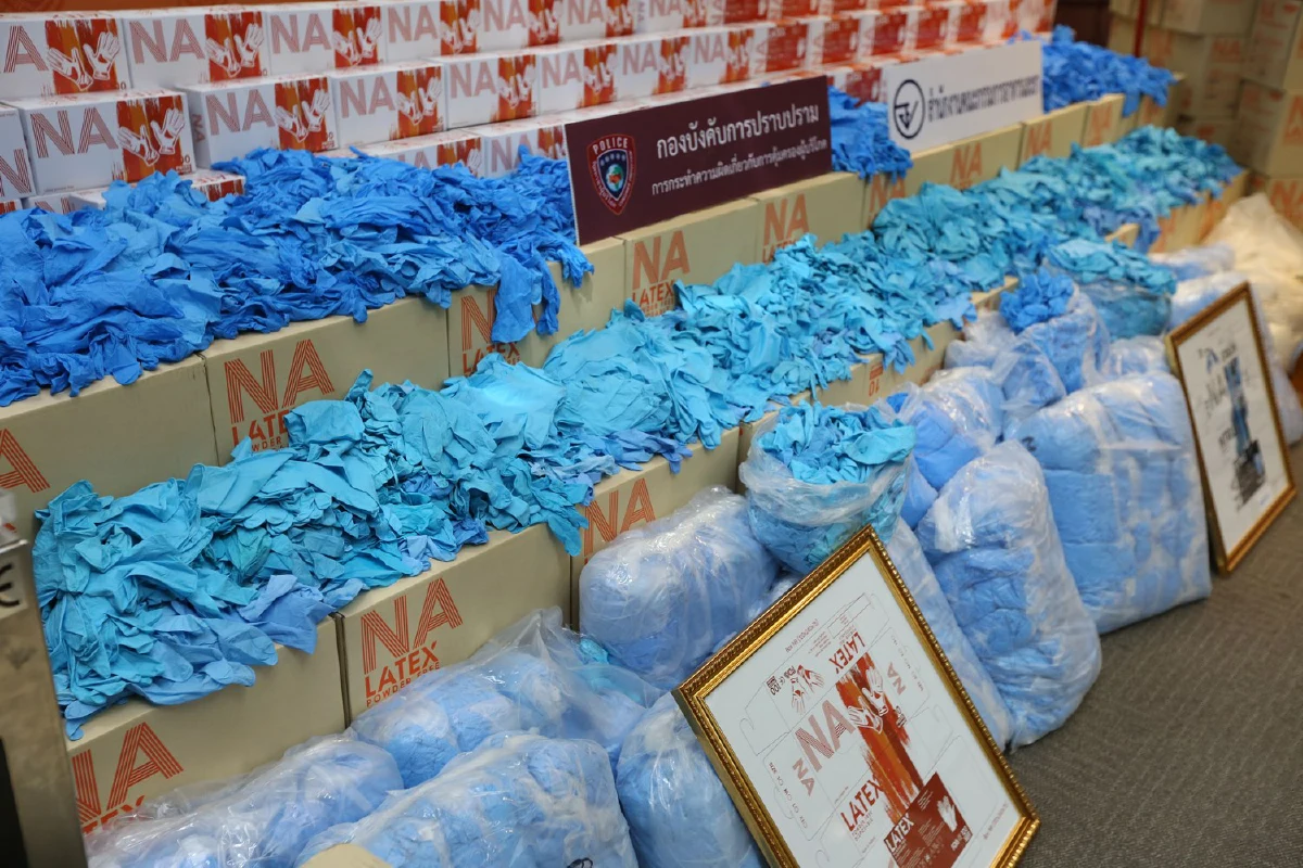 บุกทลายโกดังย่านลำลูกกานำถุงมือเก่ามาบรรจุใหม่ตบตาช่วงโควิด