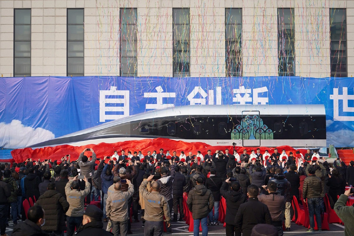 จีนอวดโฉมต้นแบบ 'รถไฟแมกเลฟ' ความเร็วสูง 620 กม./ชม.