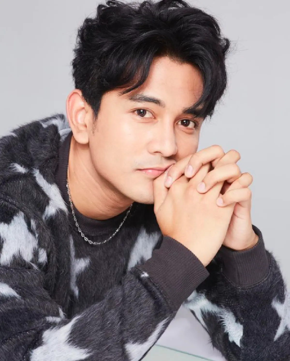 "กัน นภัทร" ถูกชาวเน็ตแซวลงภาพเบะปากมองบน หลังมีข่าว "มารี" ซุ่มคบ "พิชญ์ กาไชย" 