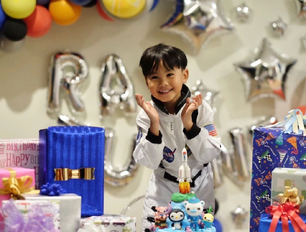 อบอุ่นอีกครั้ง! ทาทา-หมอ ร่วมเซอร์ไพรส์จัดปาร์ตี้วันเกิดให้ น้องเร 