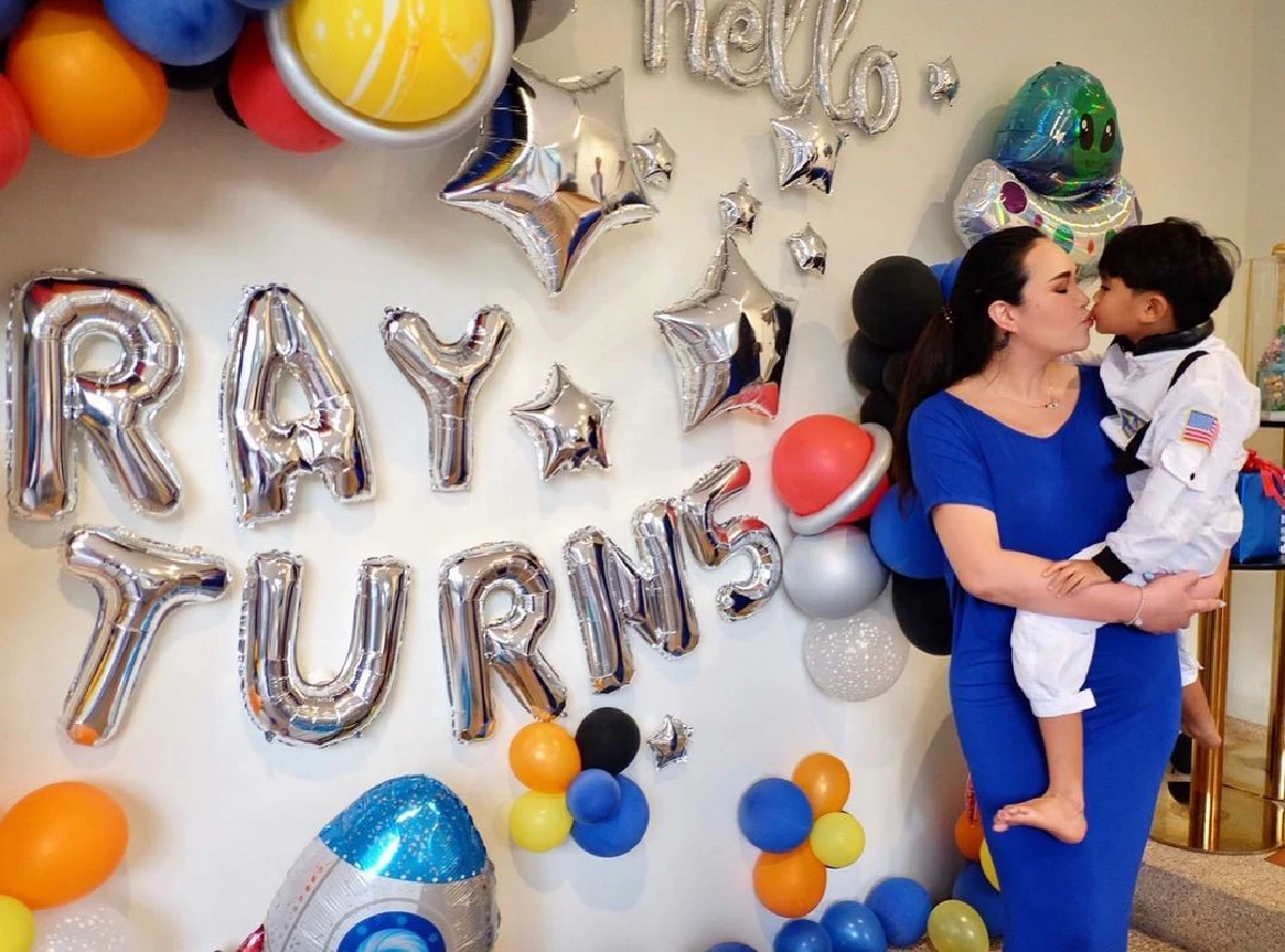 อบอุ่นอีกครั้ง! ทาทา-หมอ ร่วมเซอร์ไพรส์จัดปาร์ตี้วันเกิดให้ น้องเร 