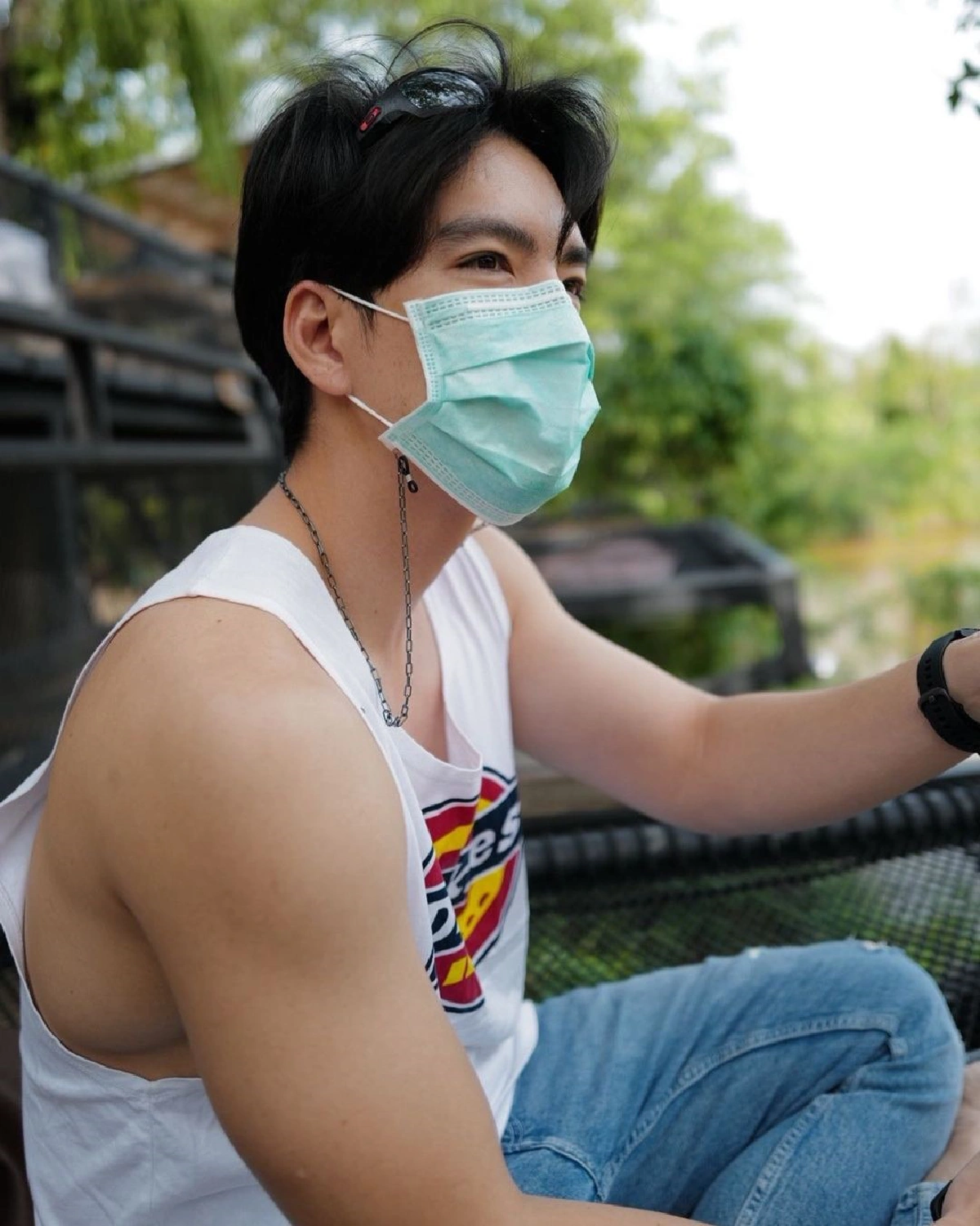 ส่องภาพ นิว วงศกร อวดซิกแพคล่ำผิวขาวเนียนไปกับหิมะ