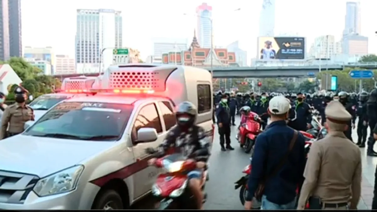 ราษฎรประณามตำรวจจี้ปล่อยตัว2การ์ดปลดแอก