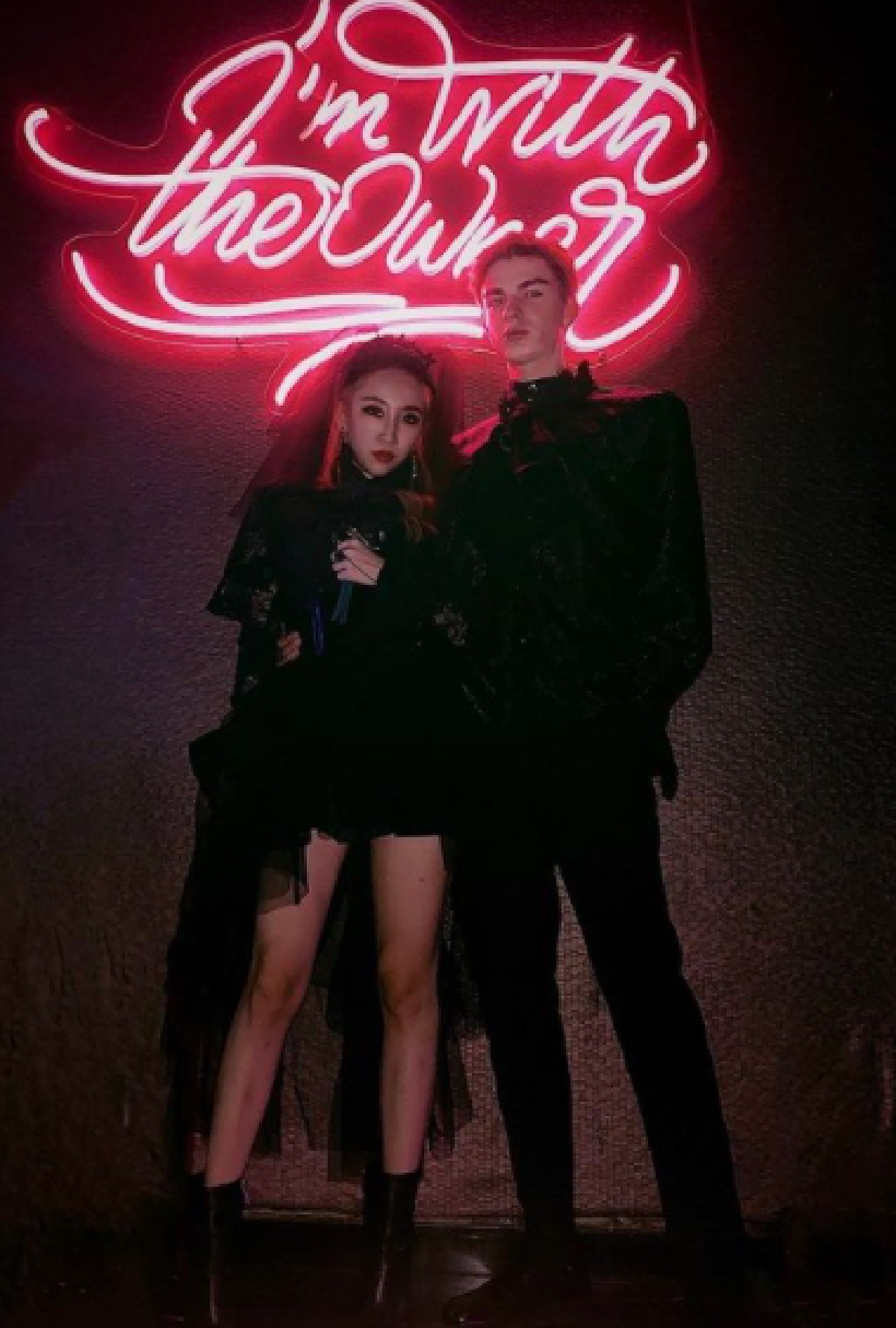 วาดิม เจอดราม่าเบาๆ หลังโพสต์รูปจูบแฟนใหม่ ชาวเน็ตถามคิดถึงลูกสาวไหม