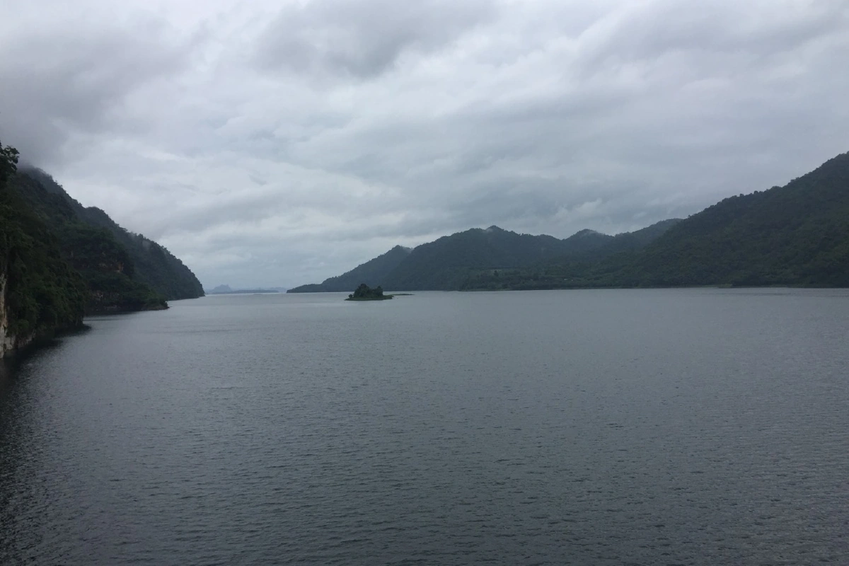 เขื่อนวชิราลงกรณแจงน้ำขุ่นมีกลิ่น เกิดตามปรากฎการณ์ธรรมชาติ