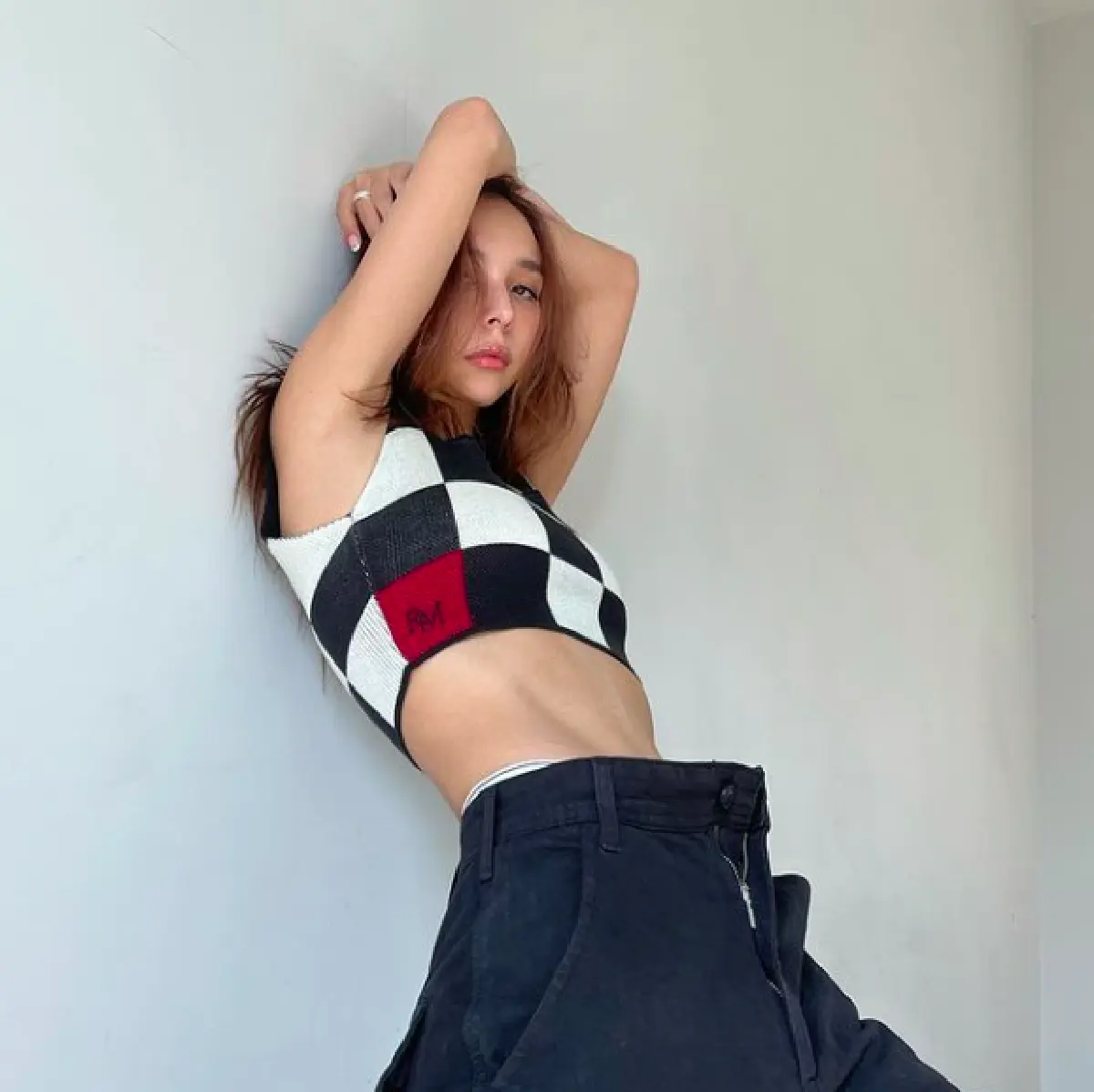 เปิดวาร์ปสาวผู้ครอบครองหัวใจ “ไอซ์ พาริส” หุ่นแซ่บมาก แค่เอวก็ชนะขาด