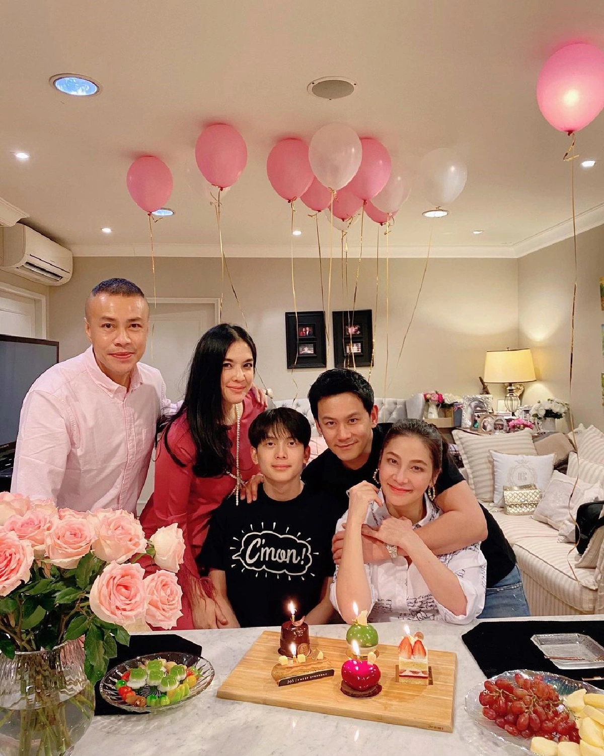 อบอุ่นหัวใจ! "โบ ชญาดา" รวมตัวครอบครัวพร้อมหน้า ฉลองรวบยอดให้ "ฟลุค-นาตาลี" 