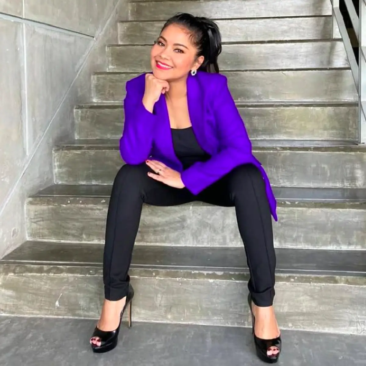   "ตั๊ก ศิริพร” อวดหน้าท้องแบนราบในชุดเอวลอย เผยให็เห็นรอยสักแว็บๆ 