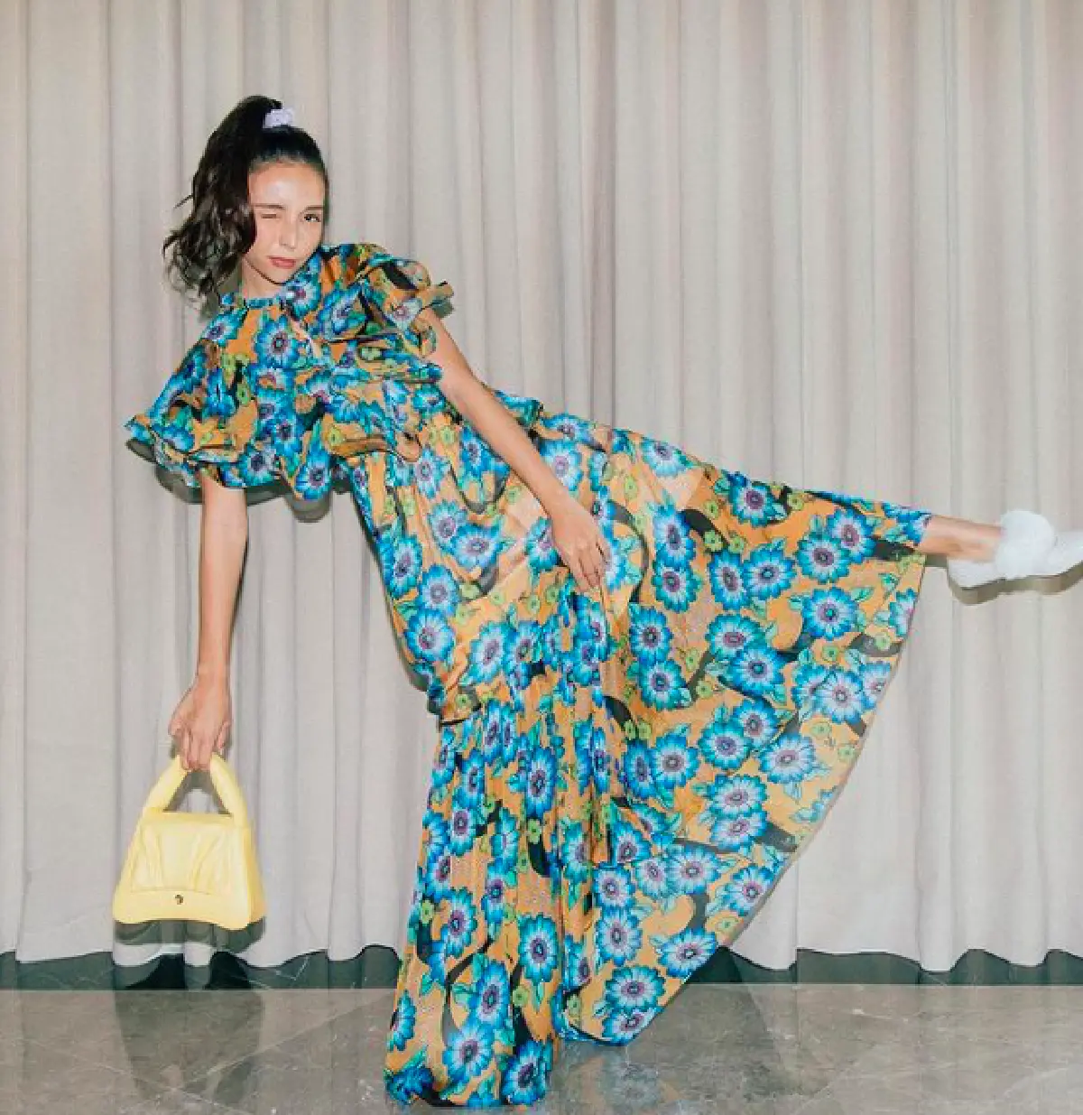 เปิดวาร์ปสาวผู้ครอบครองหัวใจ “ไอซ์ พาริส” หุ่นแซ่บมาก แค่เอวก็ชนะขาด