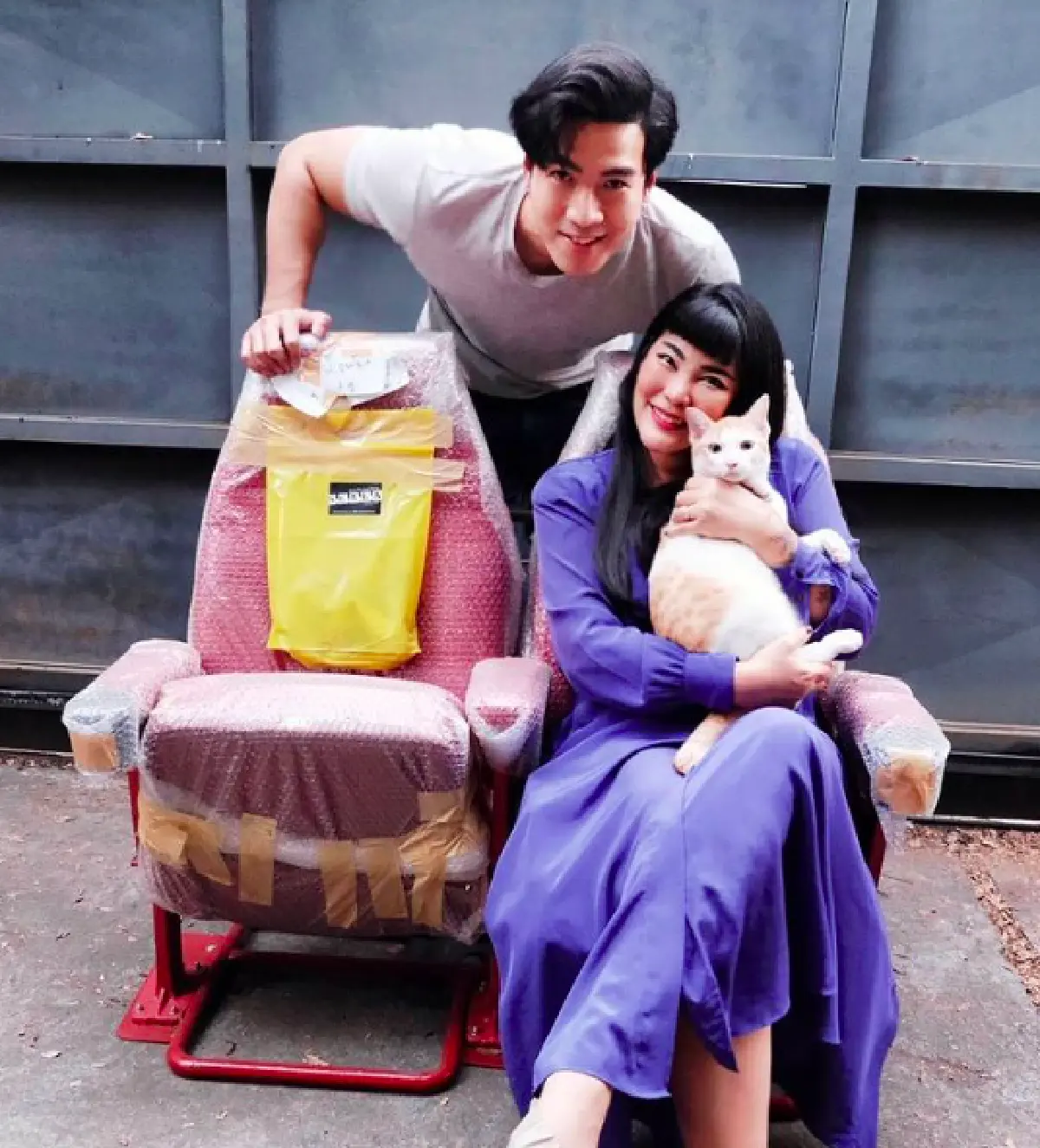 “โย่ง อาร์มแชร์” ไม่ควรมีคนเดียว! ซื้อเก้าอี้โรงหนังที่เคยนั่งด้วยกัน เป็นของขวัญให้ “ก้อย”