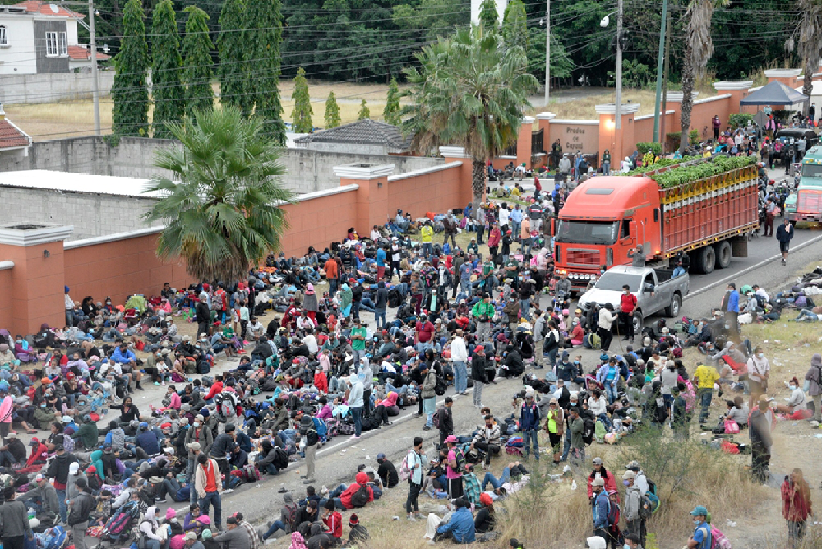 คลื่นผู้อพยพจากฮอนดูรัส ตะลุยพันไมล์ฝ่า 3 ประเทศบุกสหรัฐ