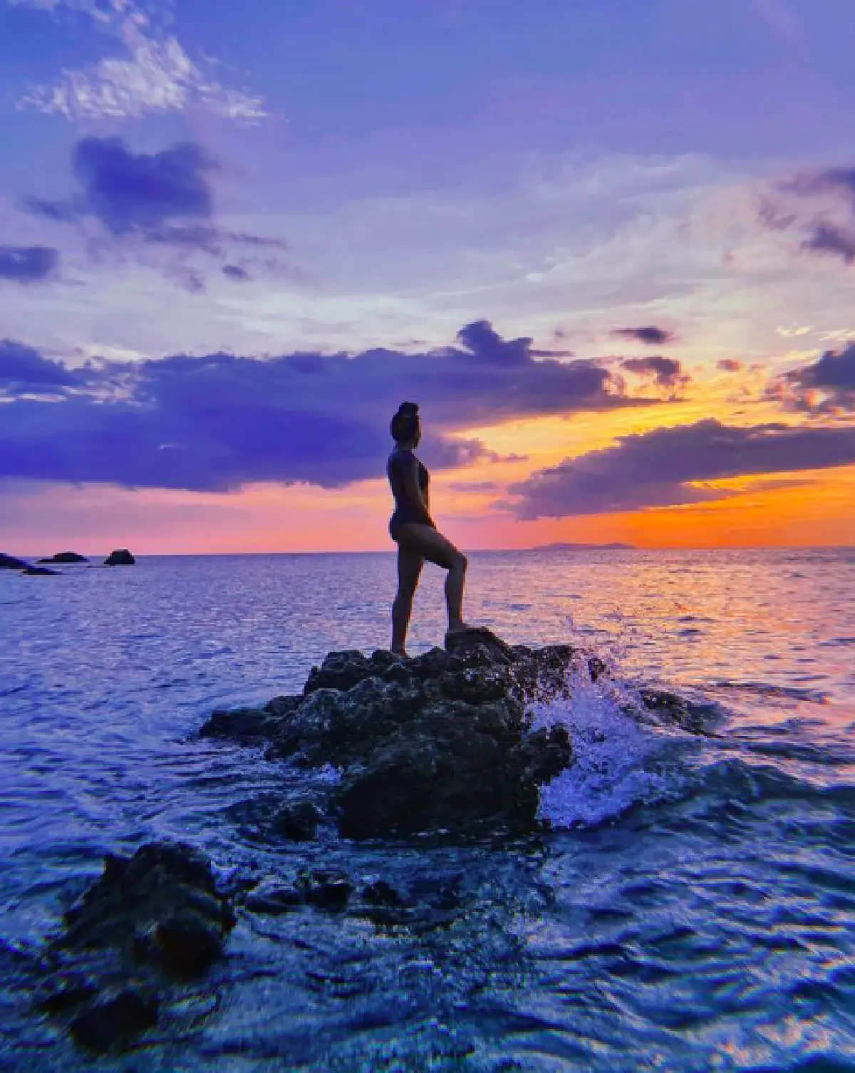 "ดา เอ็นโดรฟิน" จัดทริปสวีท "เดนนิส ไทยคูน" นอนแช่น้ำกลางแจ้งกันแบบหวานเว่อร์