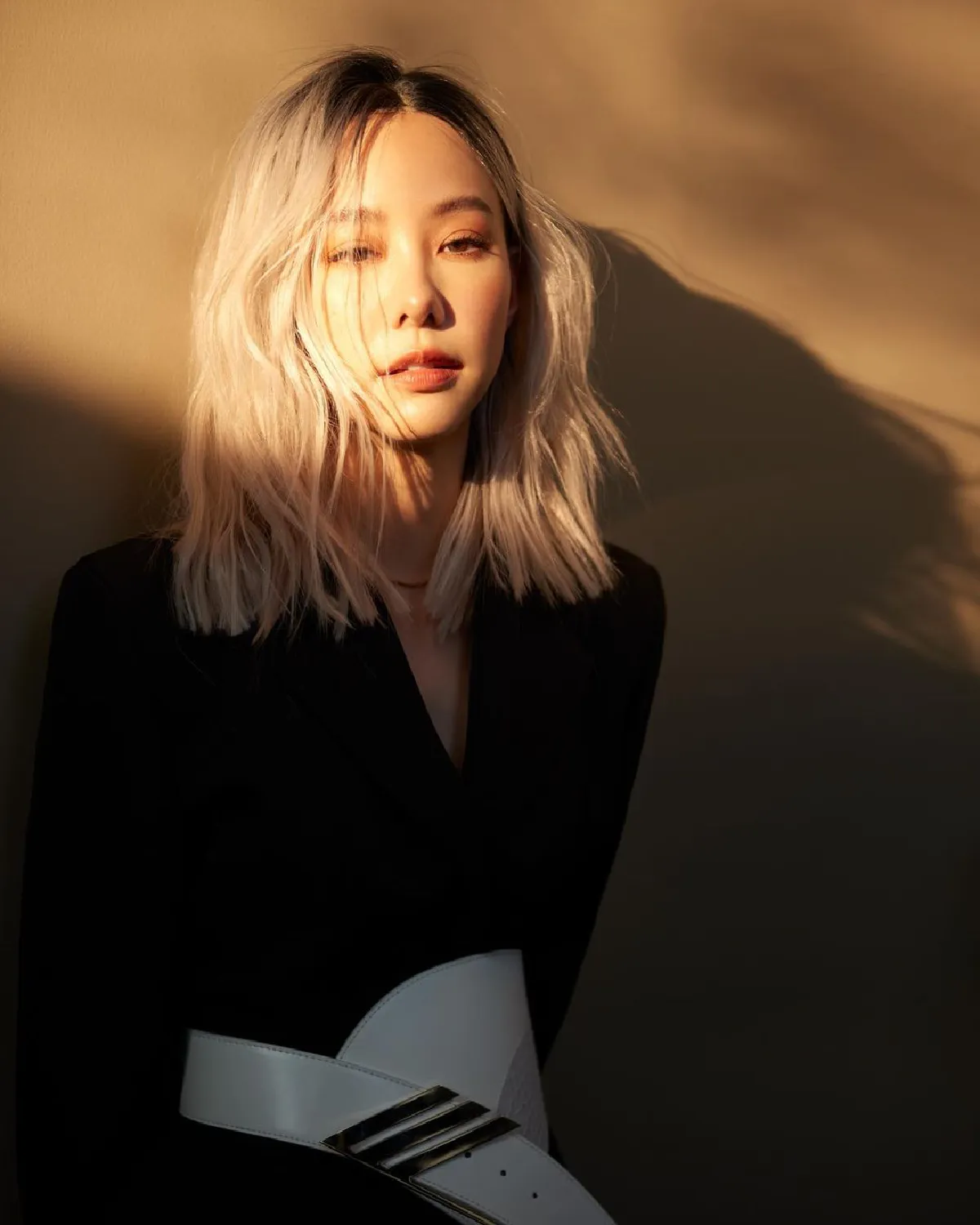 “เต้ย จรินทร์พร" เปลี่ยนลุคใหม่รับปี 2021 ทำสีผมบลอนด์ทองดูแซ่บและเซ็กซี่ขึ้นมาก 