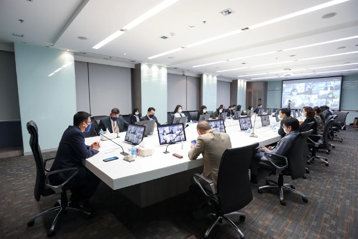 เลขาธิการ คปภ. เปิดกลุ่มไลน์ War Room : COVID ติดตามและนำระบบประกันภัยเยียวยาสถานการณ์โควิด-19 ตลอด 24 ชั่วโมง