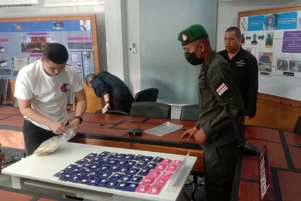 ตำรวจจับสาวโรงงานหนี้ล้นรับขนยาบ้าข้ามจังหวัด