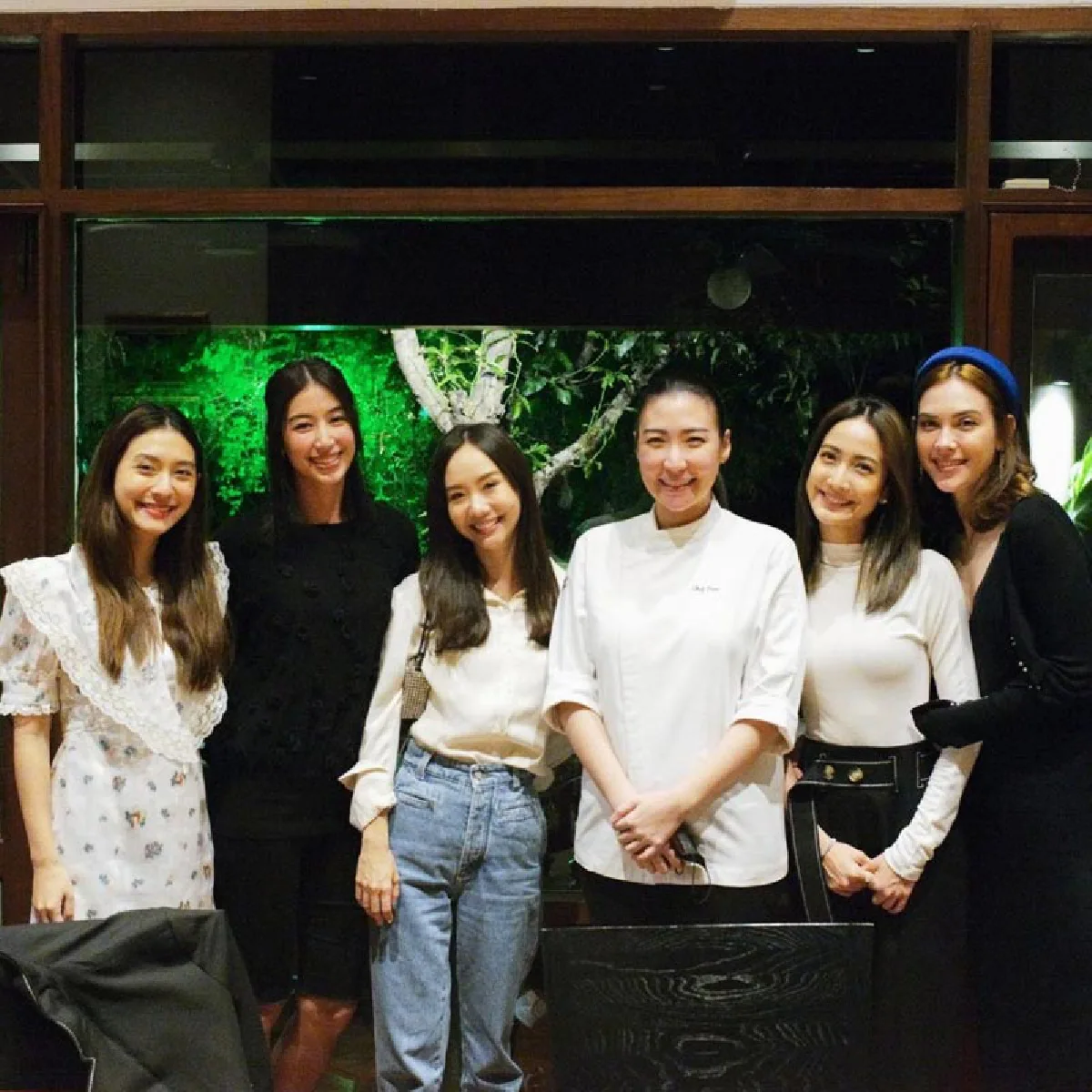 5 สาวเฟอร์บี้รวมตัวครบ พาหวานใจร่วมก๊วนดินเนอร์สุดคึกคัก