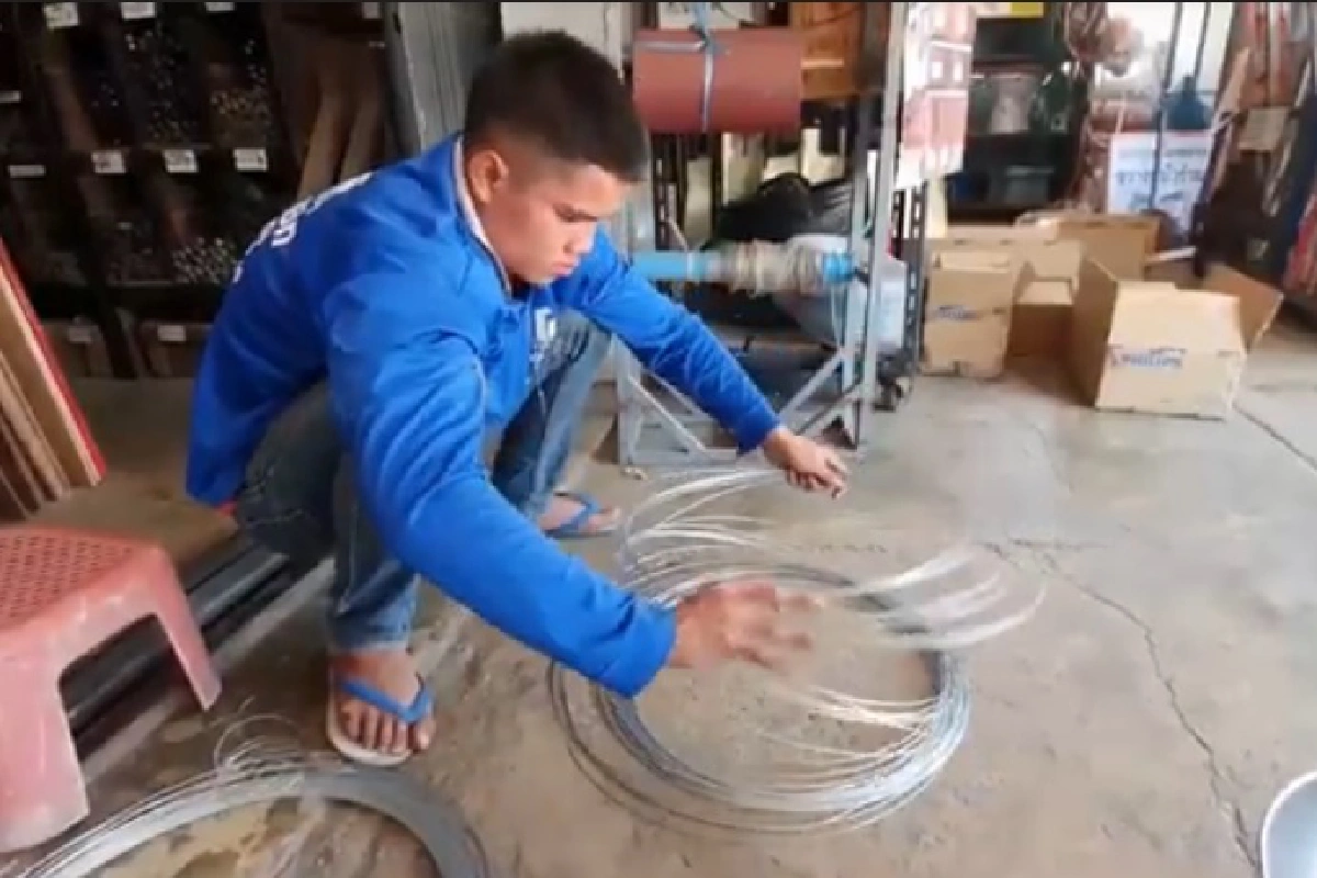 นักมวยดังไร้สังเวียนชกจากพิษโควิด รับจ้างแบกหามขายของ ร้านวัสดุก่อสร้าง