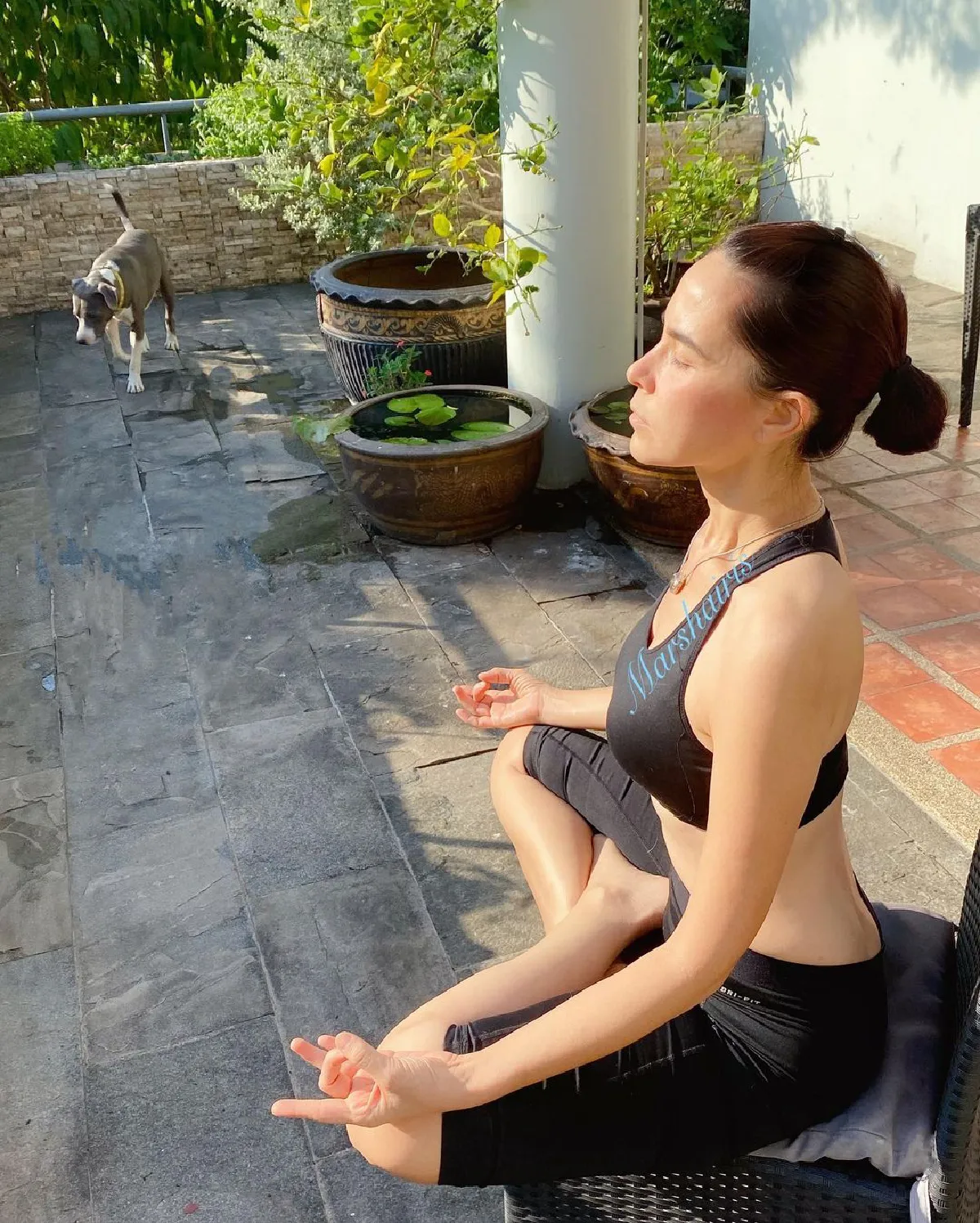 มาช่า วัฒนพานิช จัดเต็มโยคะท่ายาก โชว์ความสตรองในวันชิลๆ