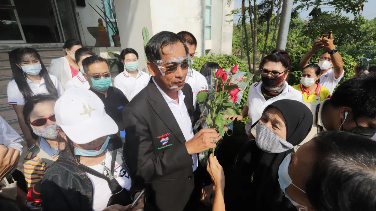 "บิ๊กแจ๊ส"พบกกต.ยันนโยบายหาเสียงช่วยคนปทุมธานีได้จริงไม่ขายฝัน