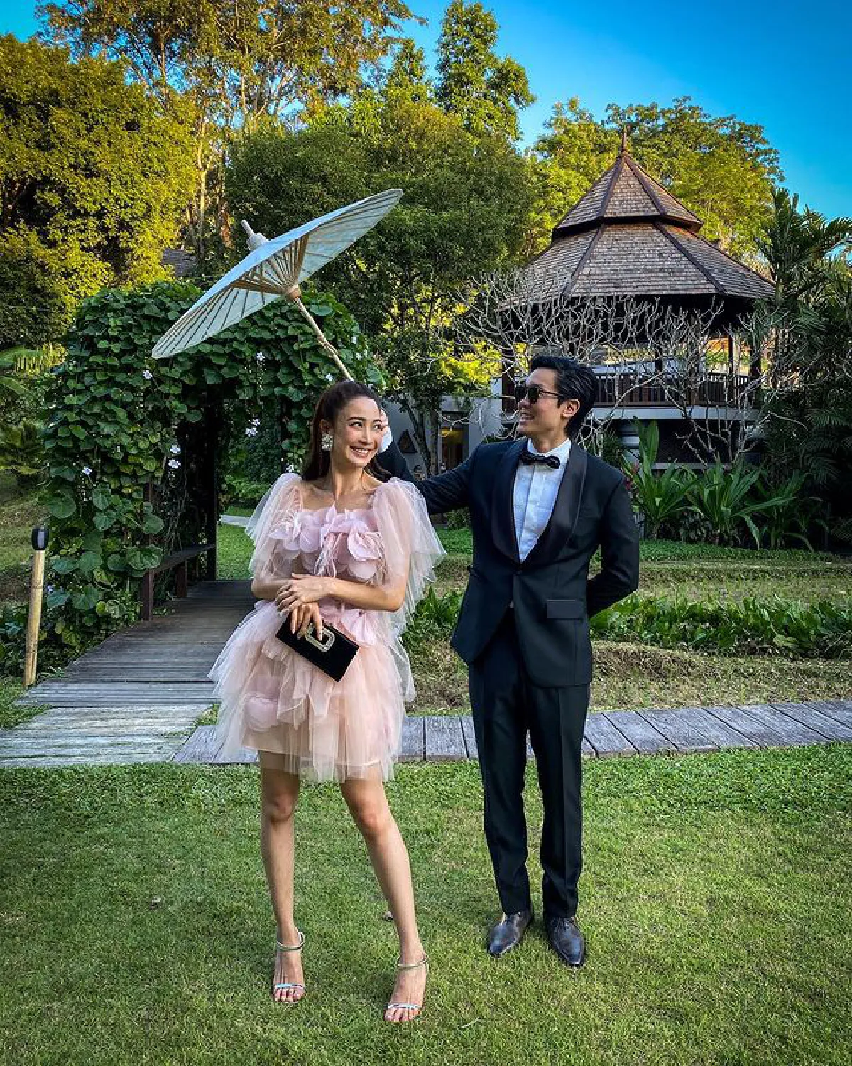  "ไฮโซณัย" ทนความคิดถึงไม่ไหว มาหา "แต้ว" ถึงหน้าบ้าน ยืนโบกมือมองตากันข้ามรั้ว 